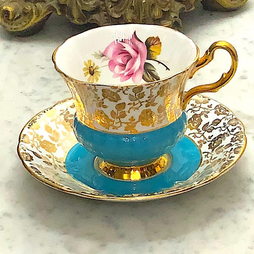 WINDSOR ROSE CUP & SAUCER SET VINTAGE MADE IN ENGLAND BONE CHINA
